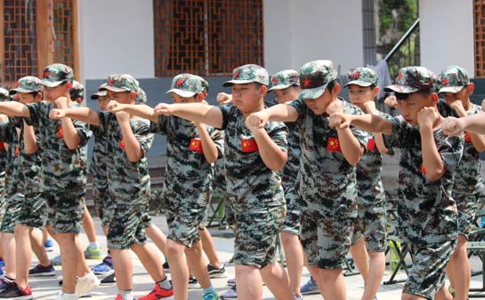 上海戎拓军事夏令营青少儿素质拓展